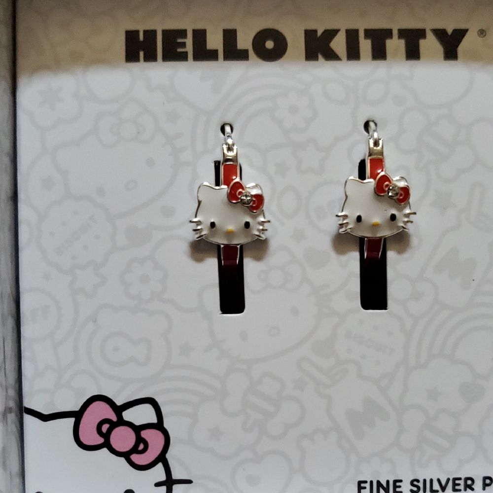 🆕️ SANRIO HELLO KITTY HOOP EARRINGS 🤍❤️